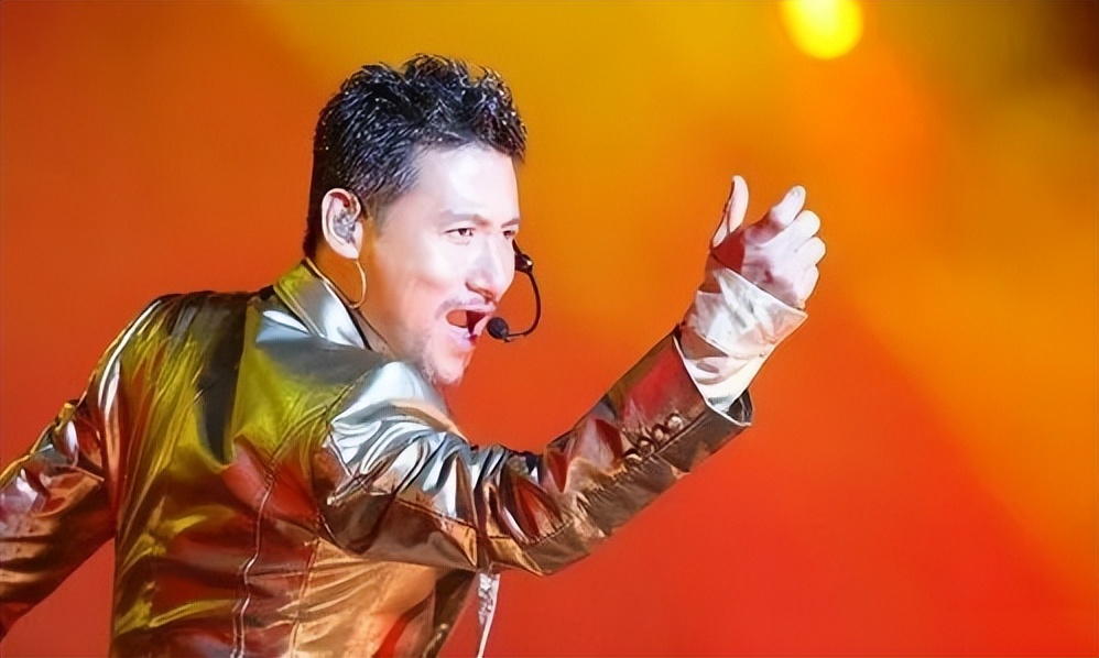 越老越丑这5位男星男人味爆表,中年油腻年轻时很帅的男星