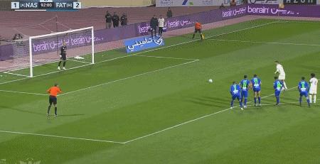 利雅得胜利c罗5场9球,c罗点射破门利雅得胜利晋级