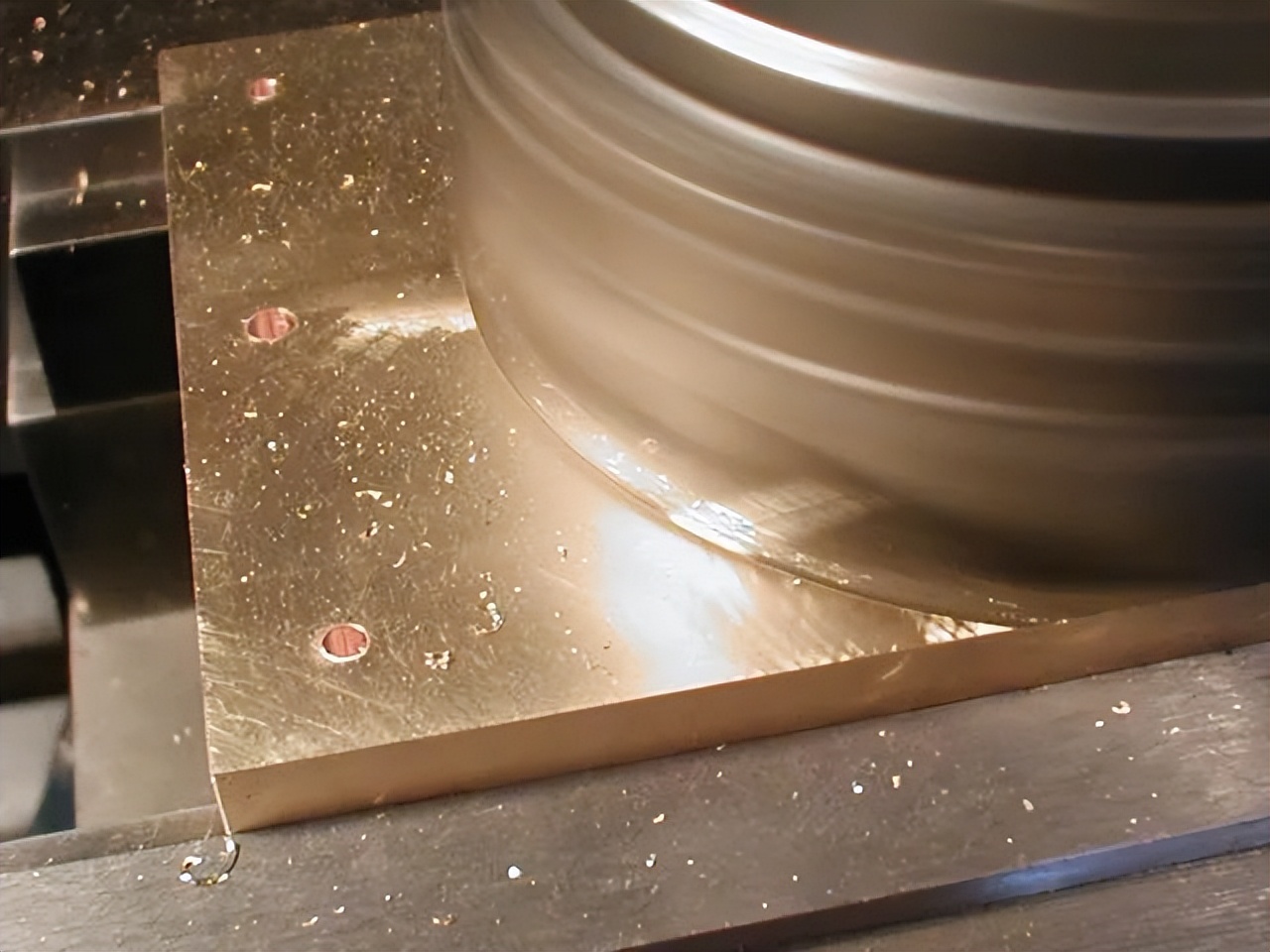 乌克兰知名莫尔斯电键工匠Yury（UR5CDX）在俄乌冲突下重启销售