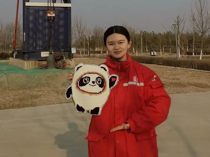 孩子拿着所有压岁钱都买不到“冰墩墩”，结果