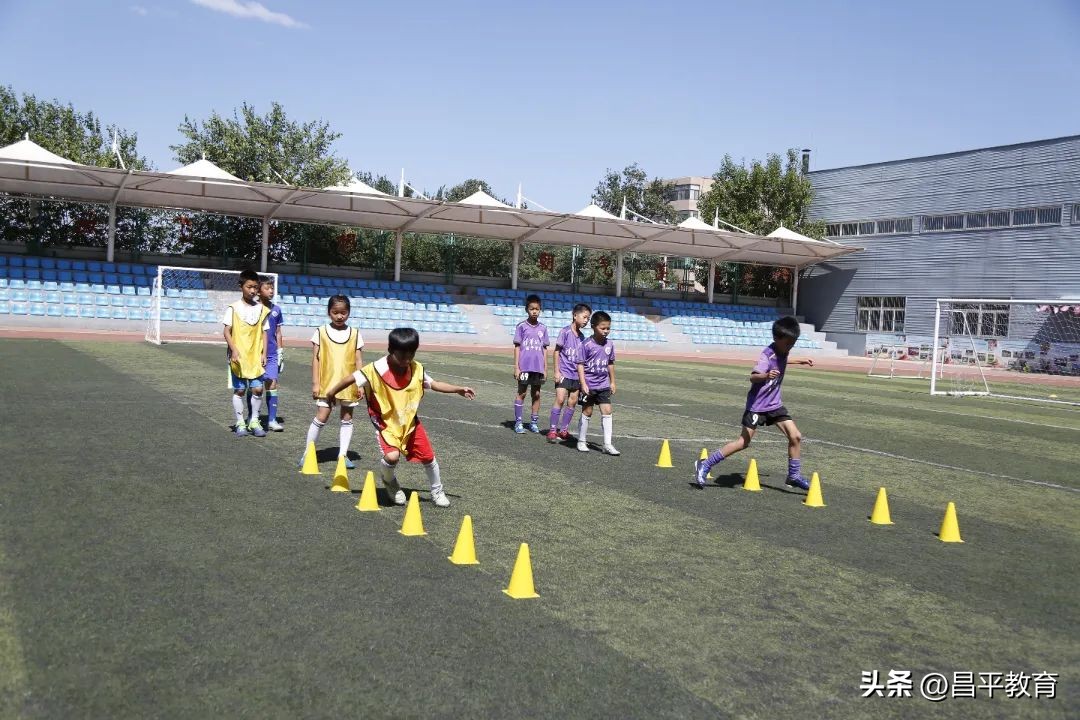 夏令营足球趣味活动,满天星青少年足球夏令营