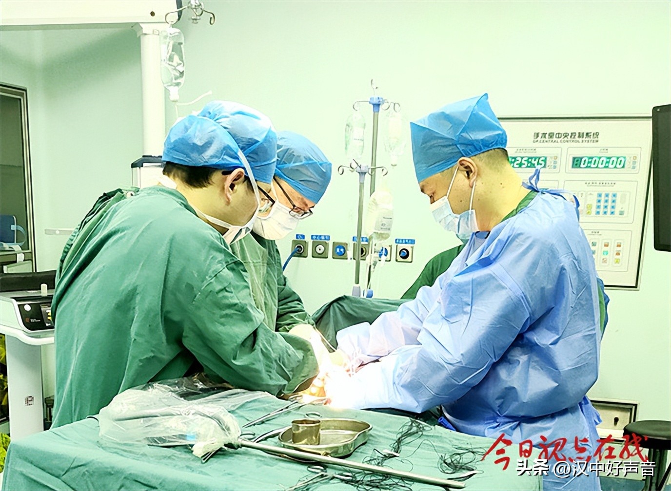 硬实力!镇巴县人民医院泌尿外科成功开展腹腔镜巨大肾癌根治术