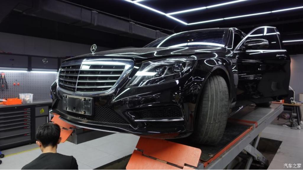 奔驰amggt63s升级先行版包围,奔驰amgc63改装外观