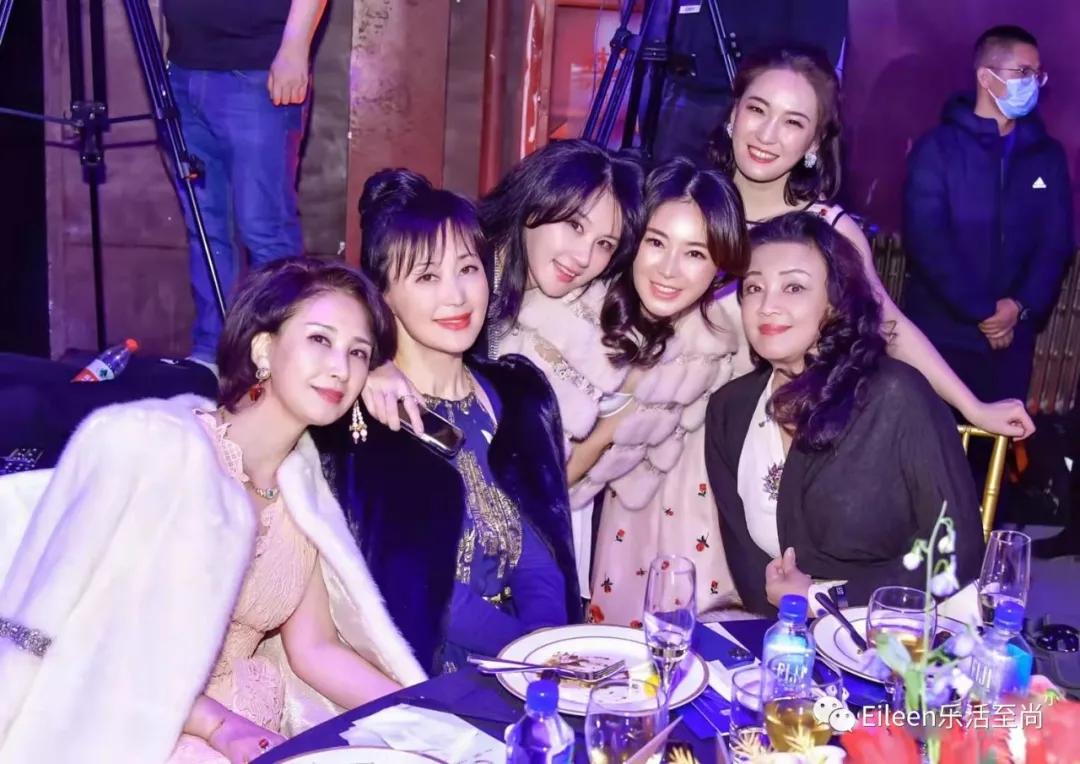 蹭儿媳出位？顶流抓马贵妇是怎么炼成的？