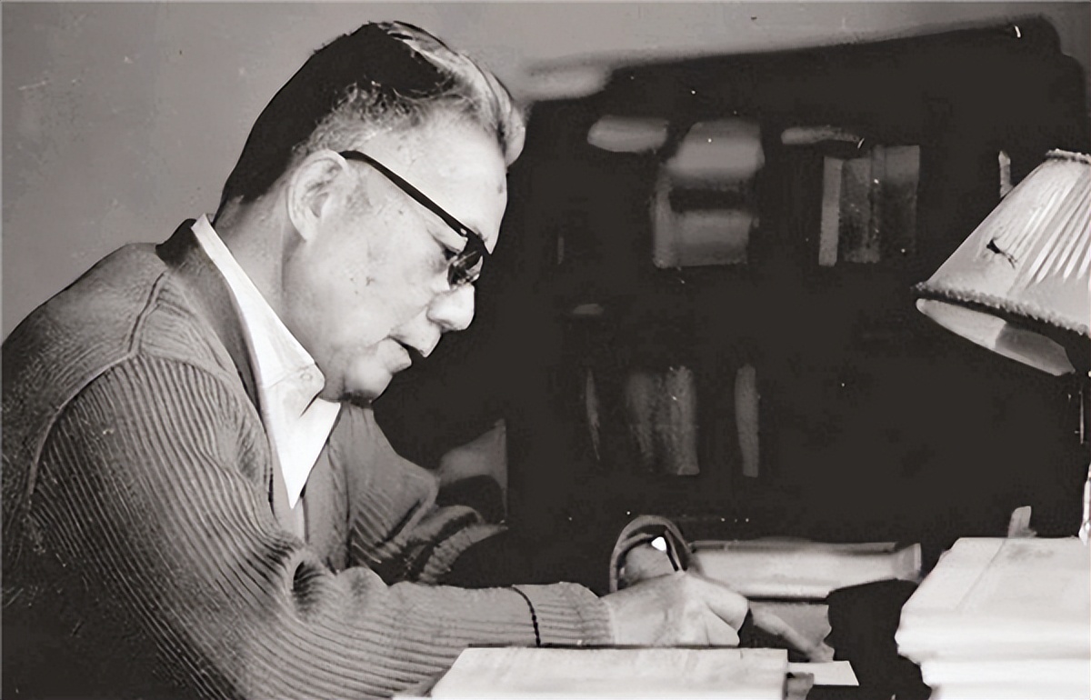 吴淑媛：富家女下嫁凤凰男，变卖嫁妆给丈夫，他却偷偷闪婚学生