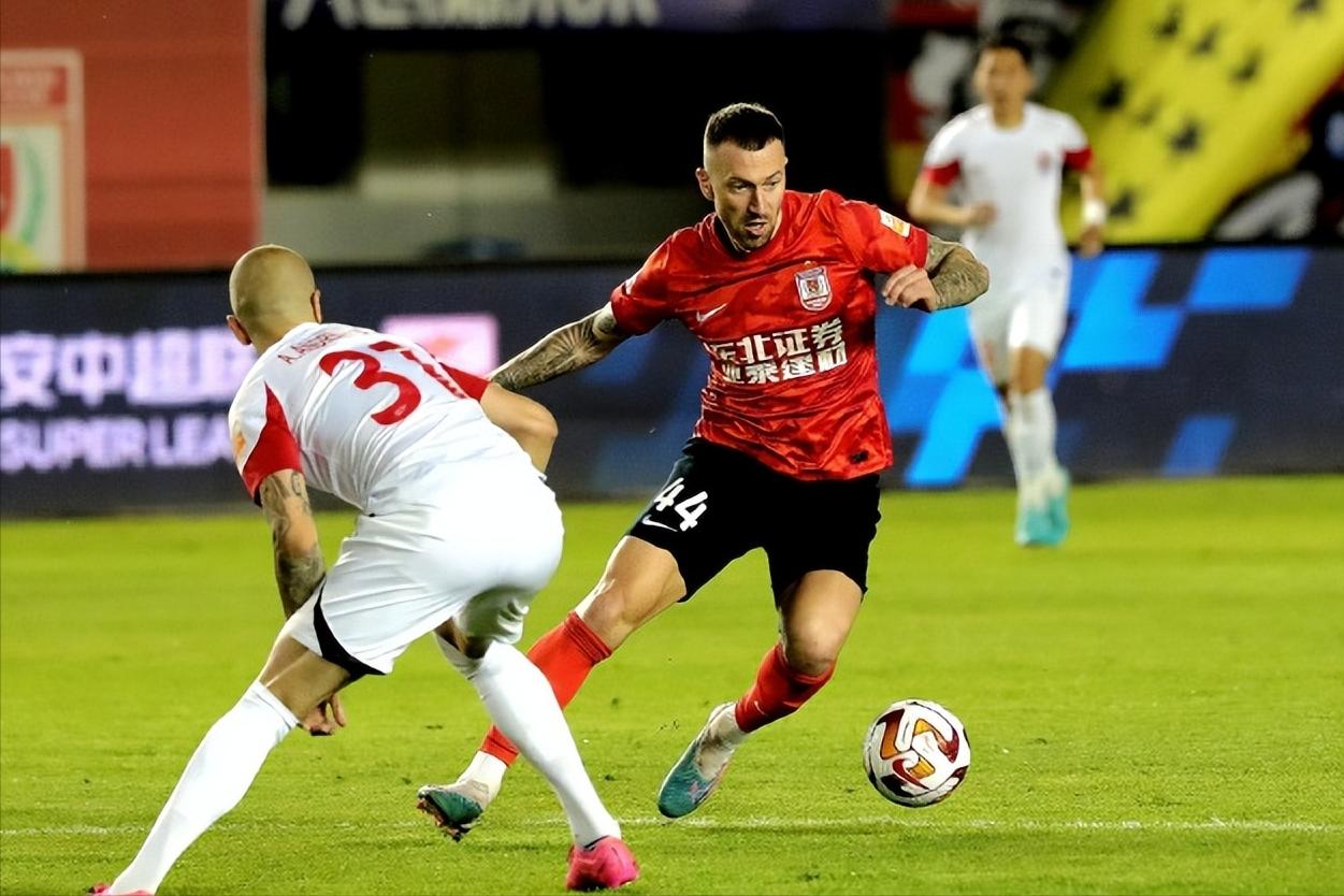 谭龙中超新赛季首球,中超谭龙帽子戏法