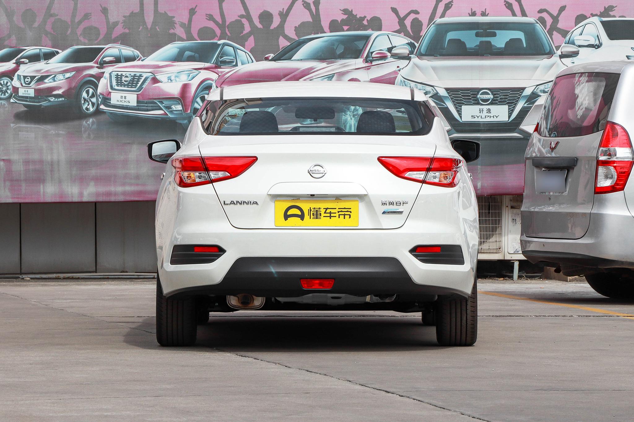 19款日产蓝鸟自动挡油耗是多少,2007款日产蓝鸟油耗接近10个油