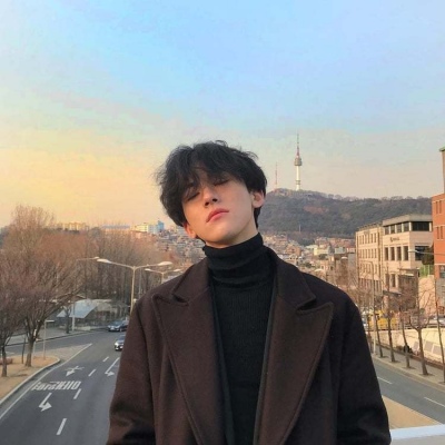 动漫男生头像伤心难过,男生的头像图片霸气冷酷无情