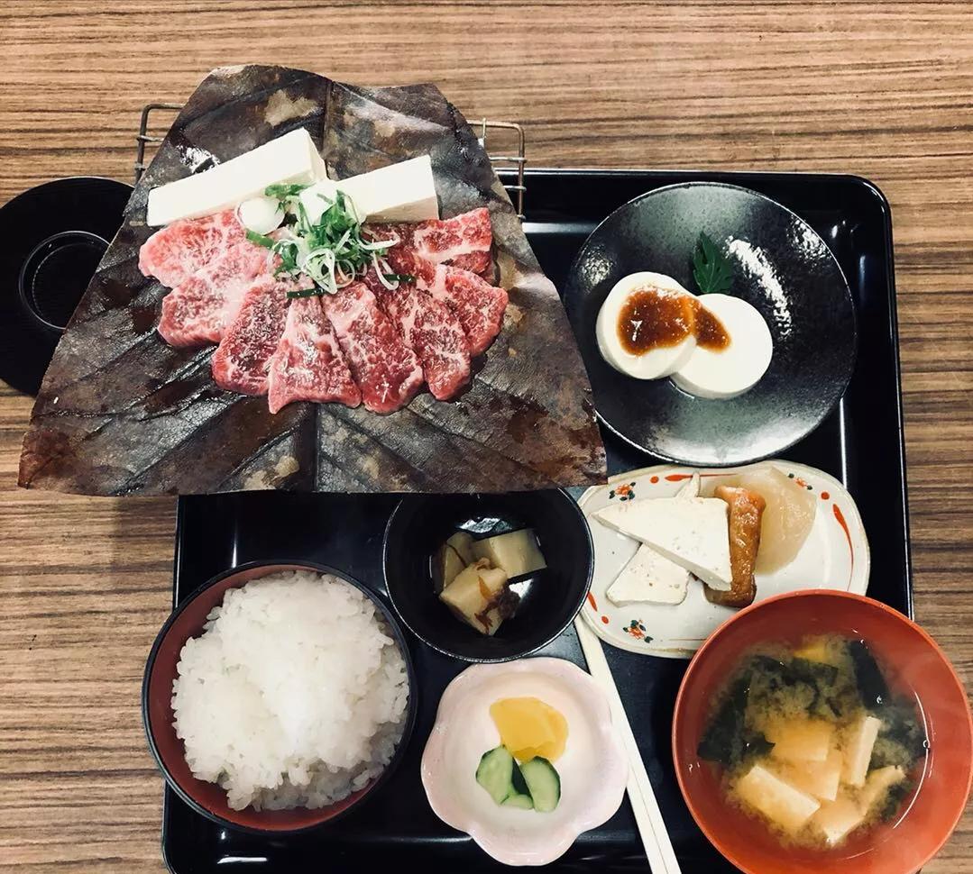 日本一个女生自己去旅游,女生日本独自旅行