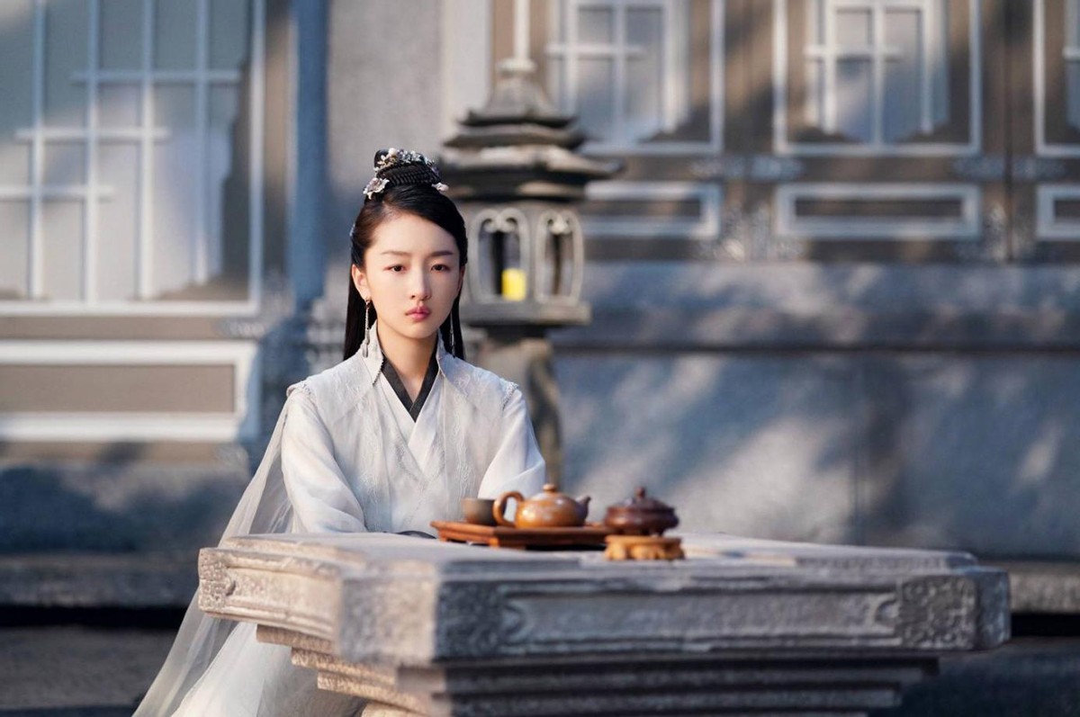 周冬雨退出演艺圈了吗,周冬雨当初没签约张艺谋吗