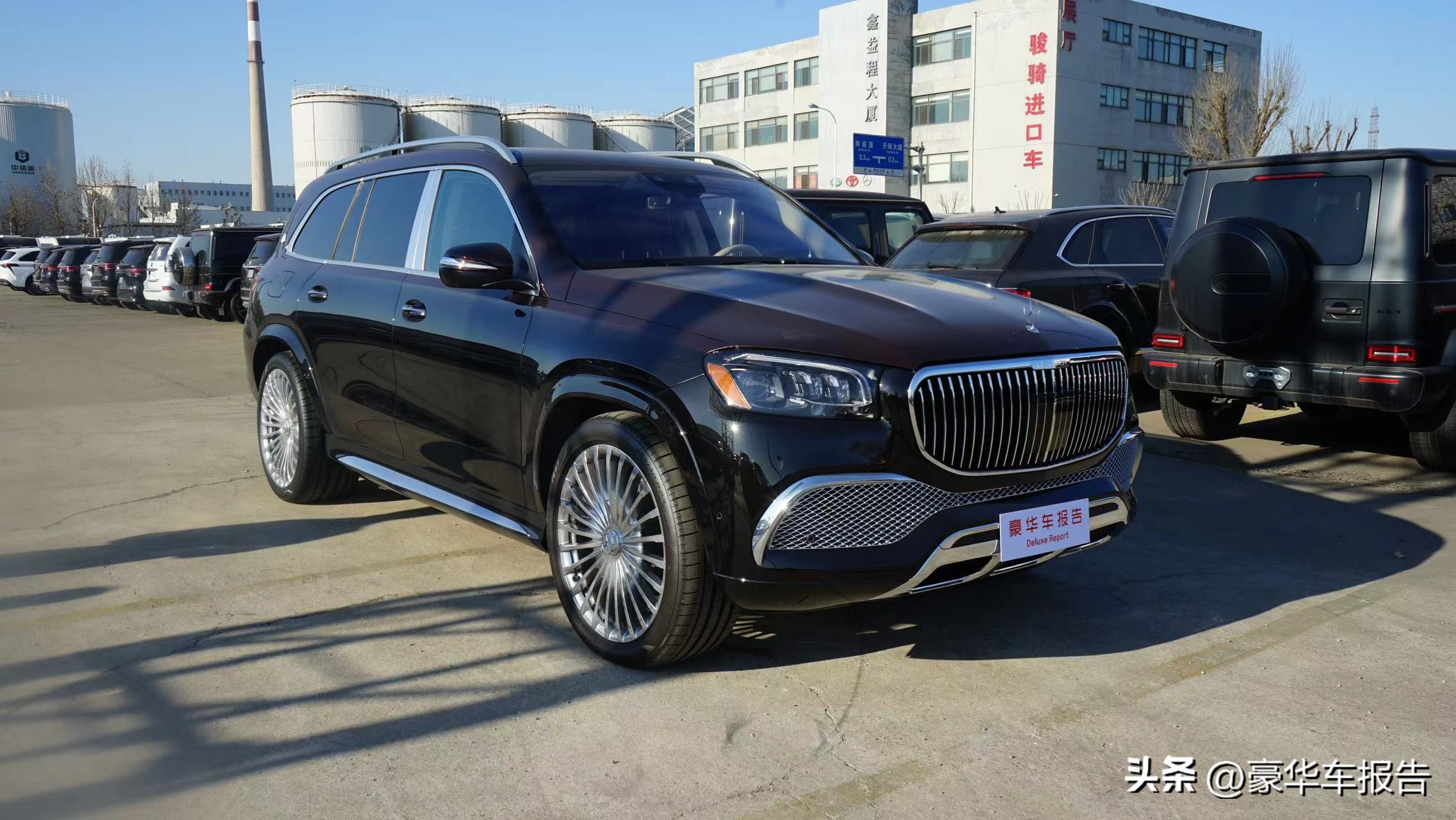 奔驰gls600迈巴赫2022款4座版,奔驰gls400跟迈巴赫的gls600不同