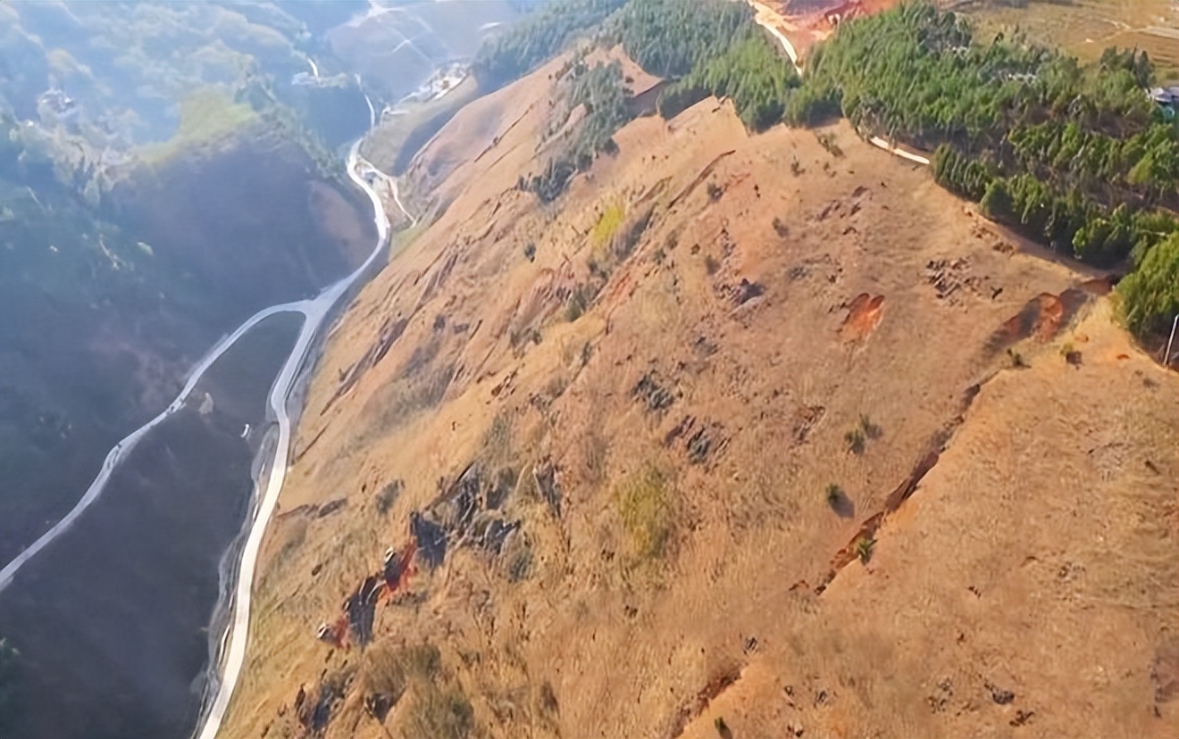 昔日拾荒少年靠变废为宝年入百万,80后小伙变废为宝养活全家