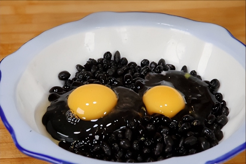 入秋后，牛肉羊肉靠边站，中老年人要多吃“豆子”，轻松度过秋天