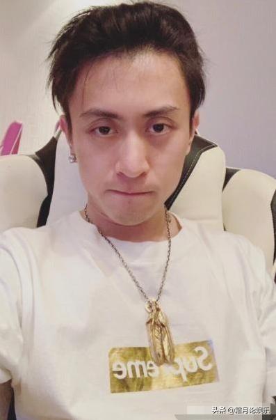 王思聪跟秦奋同款表,戴王思聪同款千万手表