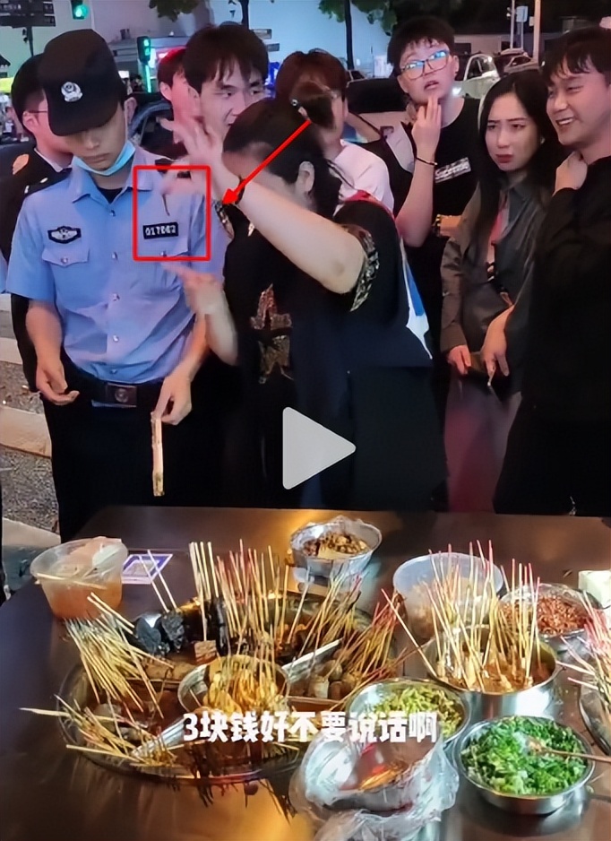 全网痛骂男大学生嫌弃父母穷,被网友痛骂的事件