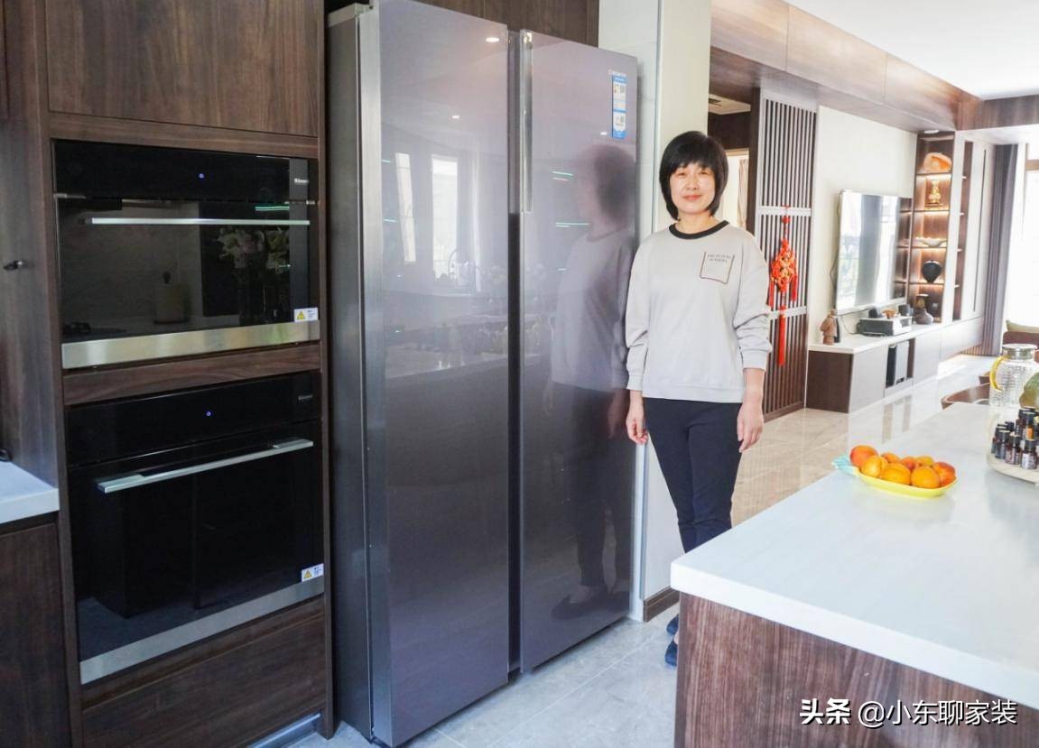 一字门和十字门冰箱区别,对开冰箱和十字门冰箱哪个更实用
