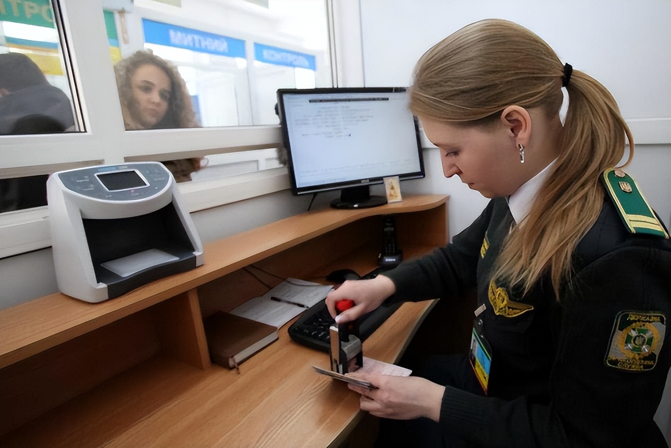 俄乌冲突全球人口减少了多少,俄乌战争男女比例失调