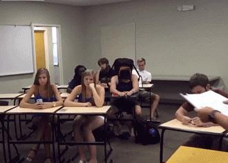 被点名时,中文喊“到”,那英文喊什么?