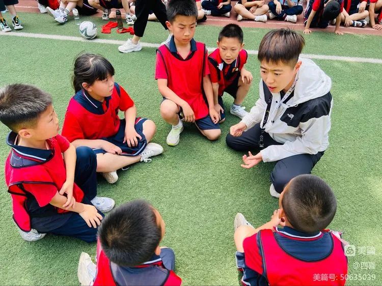 涓夐棬灏忓瓒崇悆姣旇禌,鍑ゅ嚢鑺卞洯鍩庡皬瀛︿笁骞寸骇瓒崇悆姣旇禌