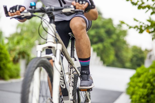 高档自行车为什么不安装挡泥板,高端自行车为啥不挂锁