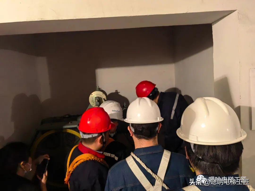 电梯维保技术员,电梯维保每人80台工资5000