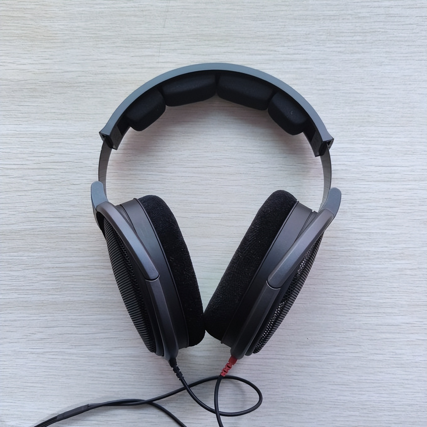 森海塞尔hd600上市时间,森海塞尔ie300和hd600差别大吗