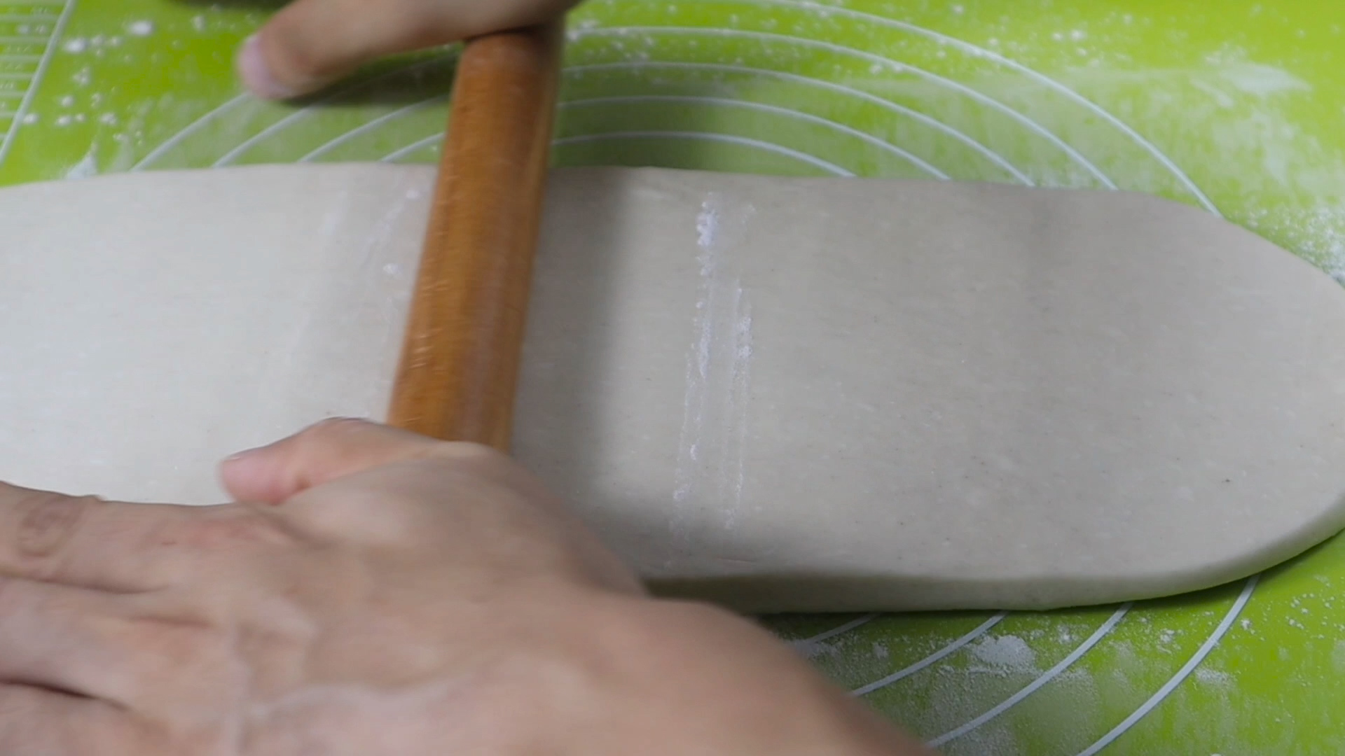 早点师傅教你炸油条商业级配方,早餐店30年炸油条配方公开