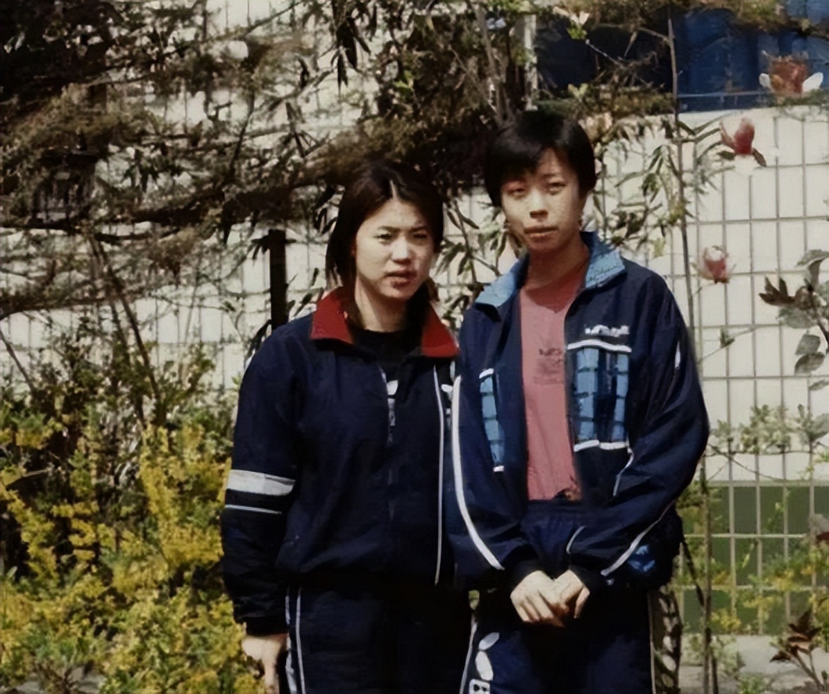 她是世界女乒第一人,大20岁老公与袁立同居12年,转身把她宠上天