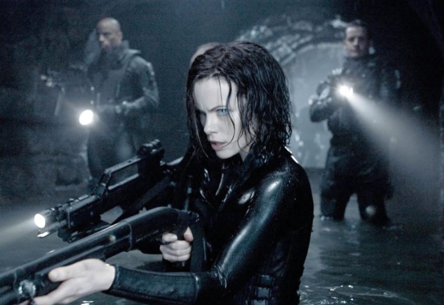 电影《黑夜传说》如何对自由意志与命运的对立进行心理学观察