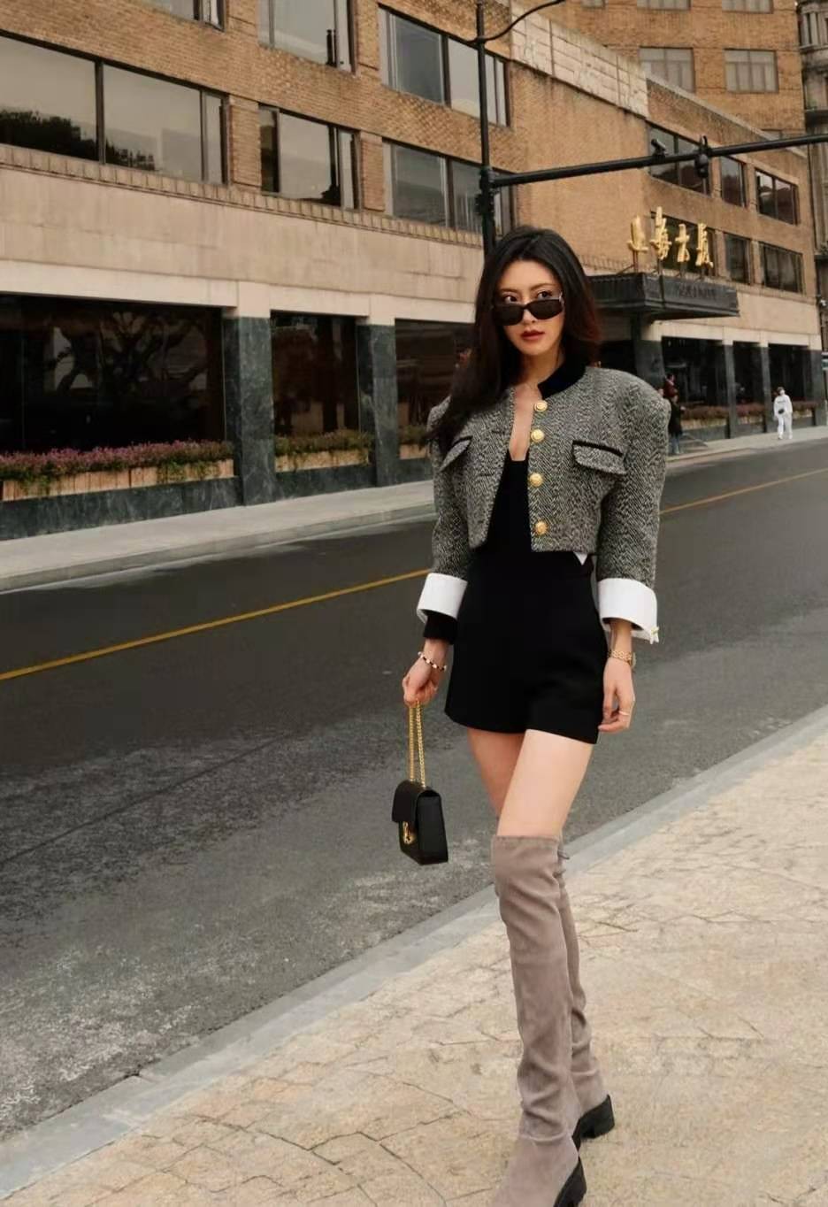 适合四十岁女人穿的马丁靴,秋冬马丁靴长筒靴哪个更时尚