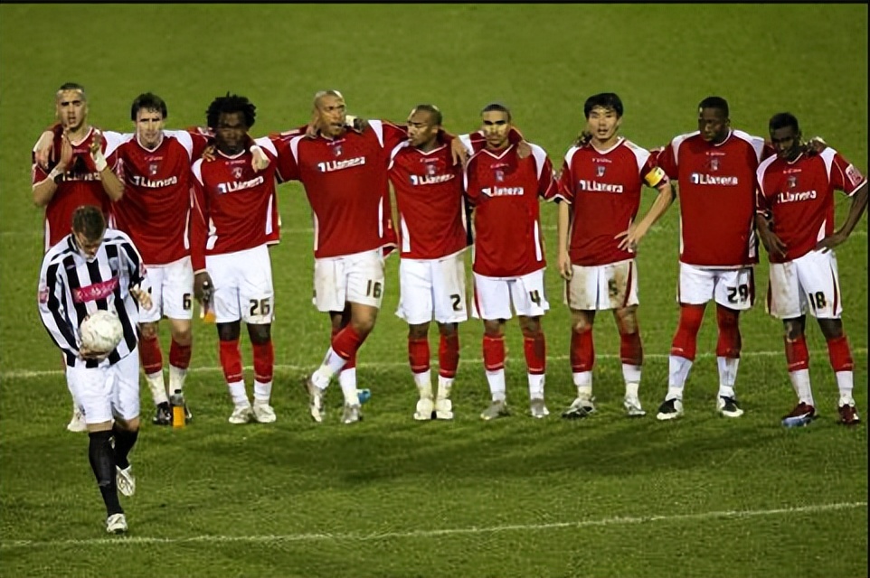 郑智查尔顿效力多长时间,郑智从查尔顿回国后到哪支球队