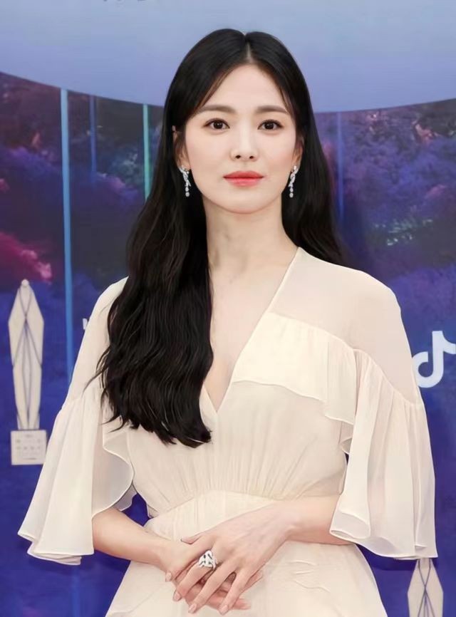 汤唯宋慧乔韩国颁奖典礼,韩国晚会汤唯