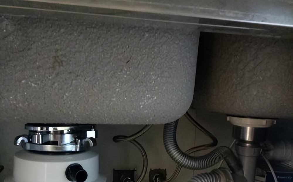 厨房下水道管堵塞最快的疏通方法,厨房下水道u型堵塞疏通方法