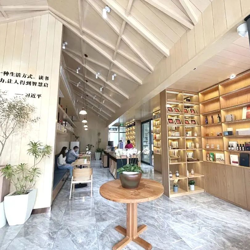 在书屋岗位体验过程怎么写,在书店工作都要干什么