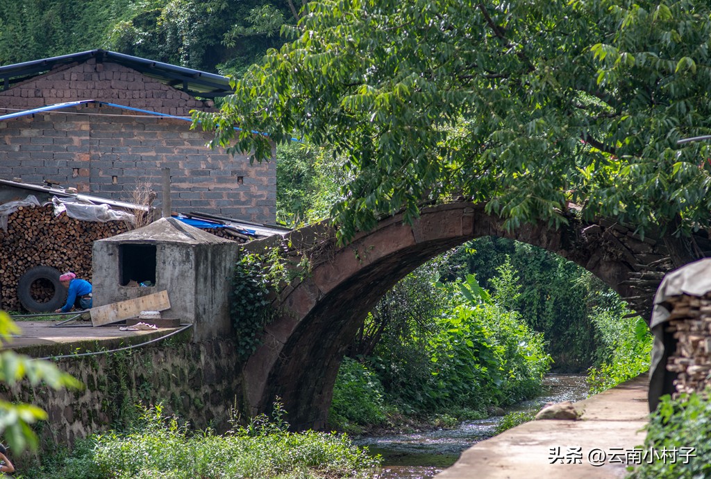 云南古盐井在哪里,诺邓盐井产于哪个地层
