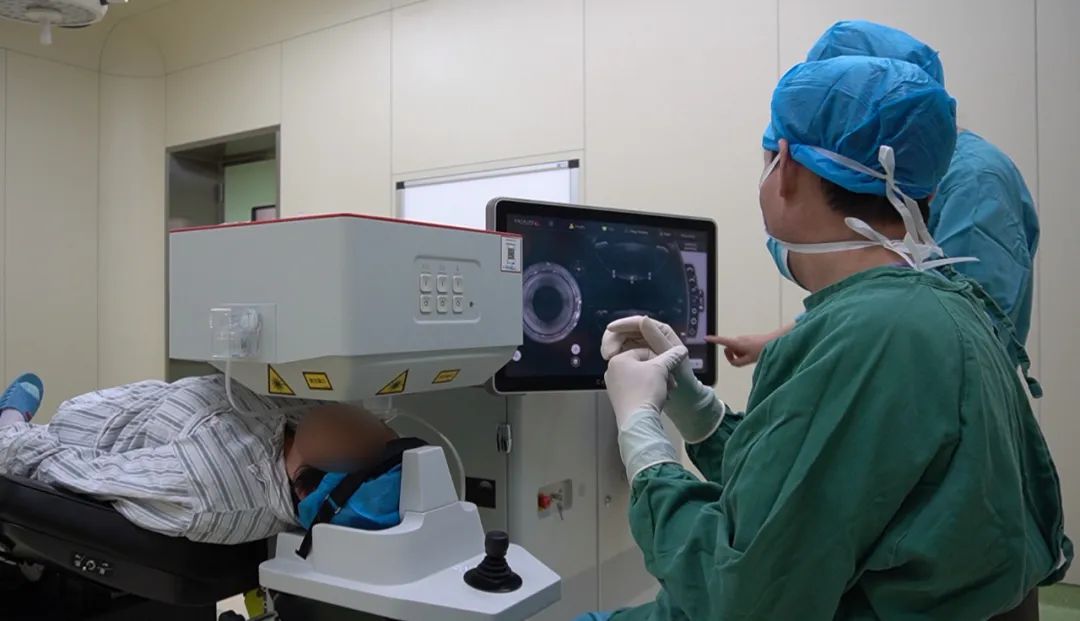 飞秒激光白内障手术有什么问题,爱尔康飞秒激光白内障手术