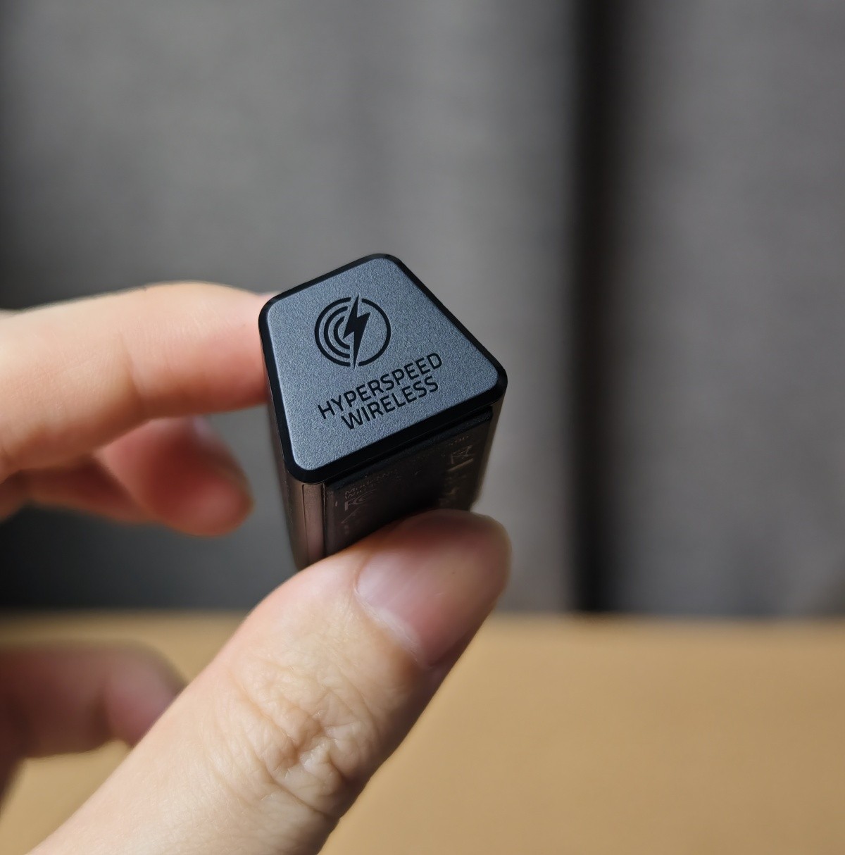 可靠好用的无线游戏耳机-雷蛇旋风黑鲨V2极速版