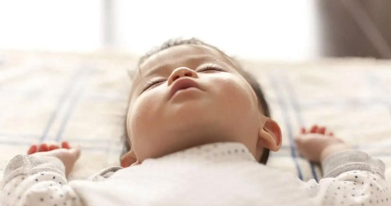 2个月宝宝快速入睡的办法,1岁宝宝快速入睡小窍门