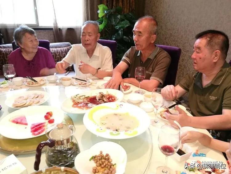 老战友四十年相聚联谊会上的感言,老战友40年后相逢重温战友情