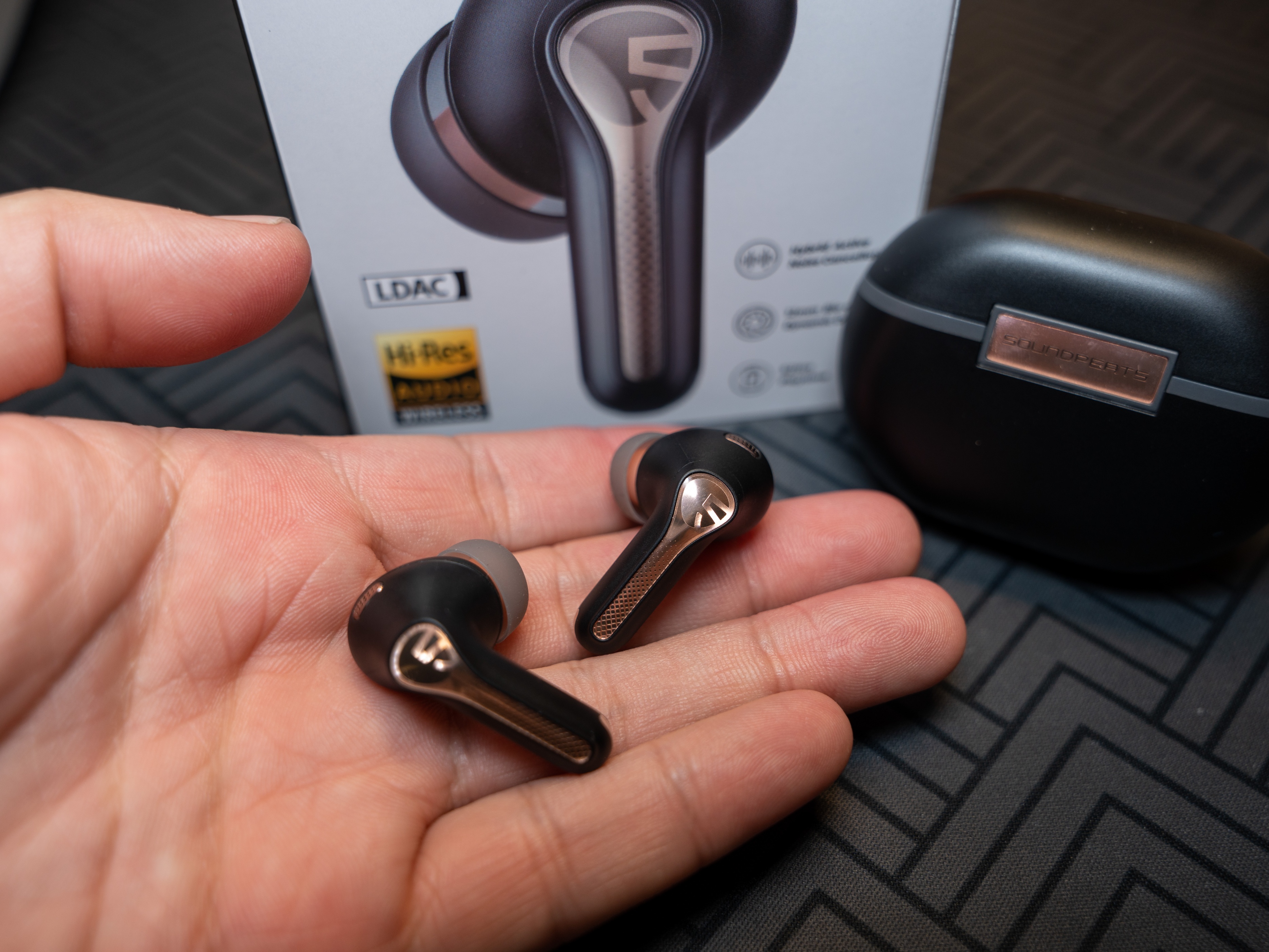 300块不到买Hi-Res金标主动降噪蓝牙耳机—泥炭Capsule3Pro分享