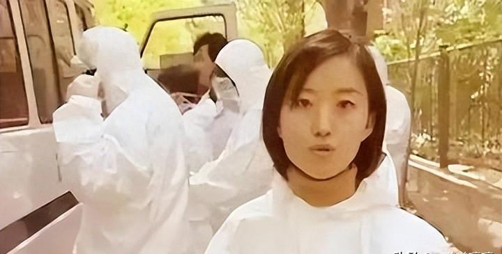 从天之骄女到卑微下跪,柴静为什么会被称为公知女神