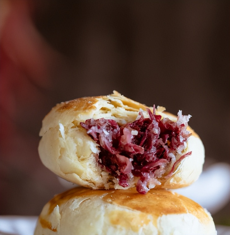 在黑羊王朝时期，中亚地区的鲜花饼，受当地人民的喜爱程度