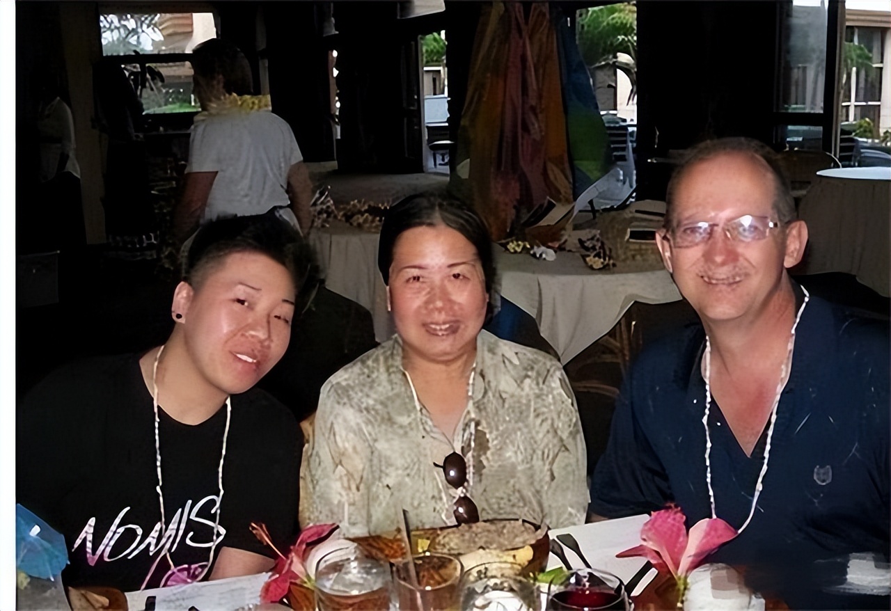 中国大妈被捕，竟牵出两万美国间谍，老美为了中国情报能有多疯狂