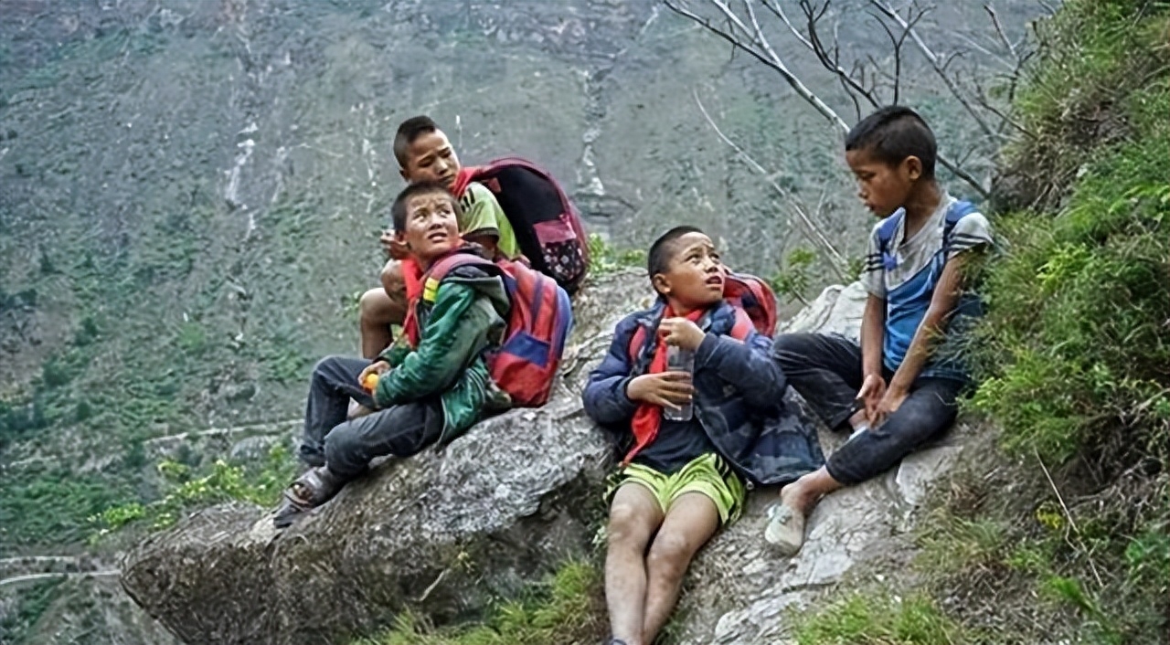 30岁女护士与男医生家中发生关系,因内衣引发血案,丈夫被判死刑