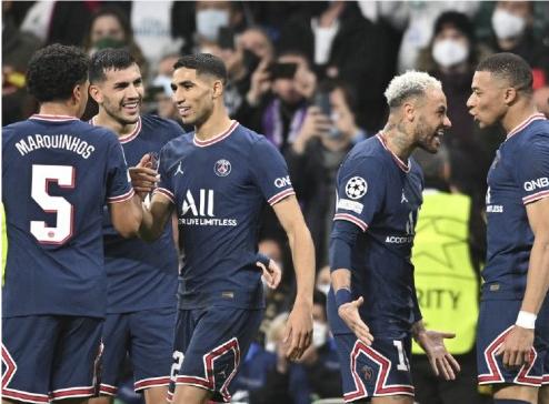 欧冠皇马5-2逆转利物浦本泽马双响,皇马淘汰巴黎本泽马犯规了么