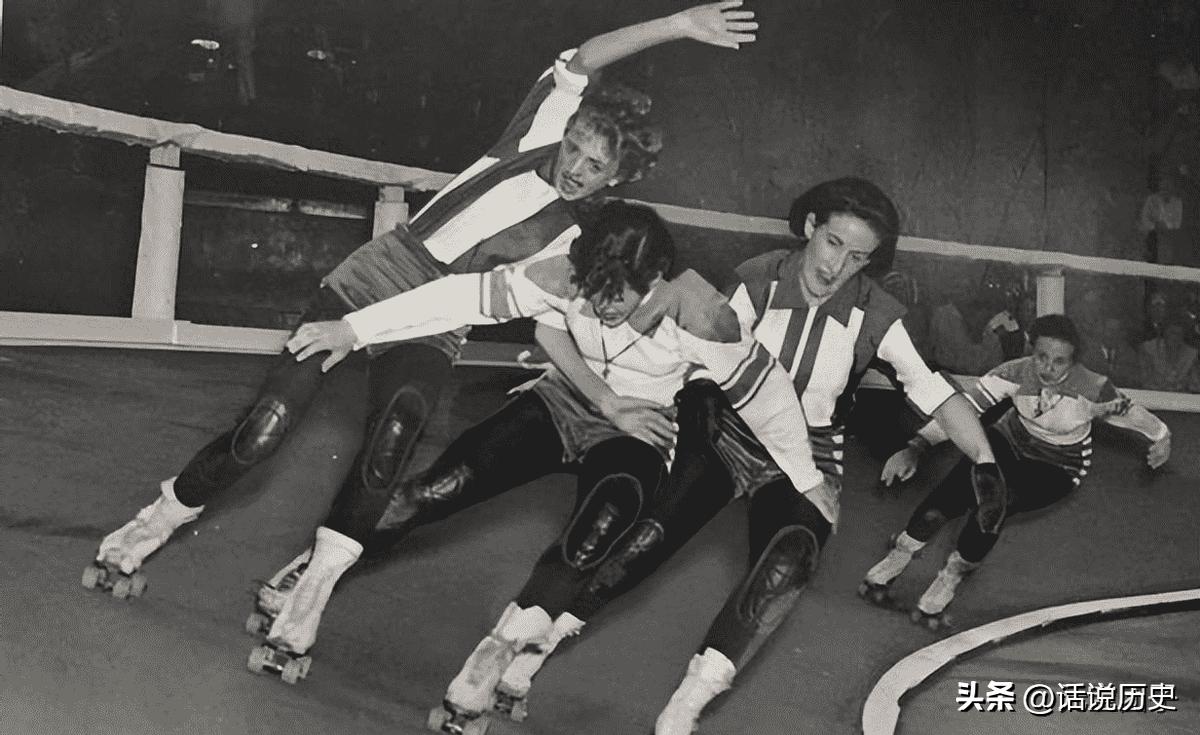 变态的纳粹德国,*光脱**犹太人女人衣服,集体*杀屠**!