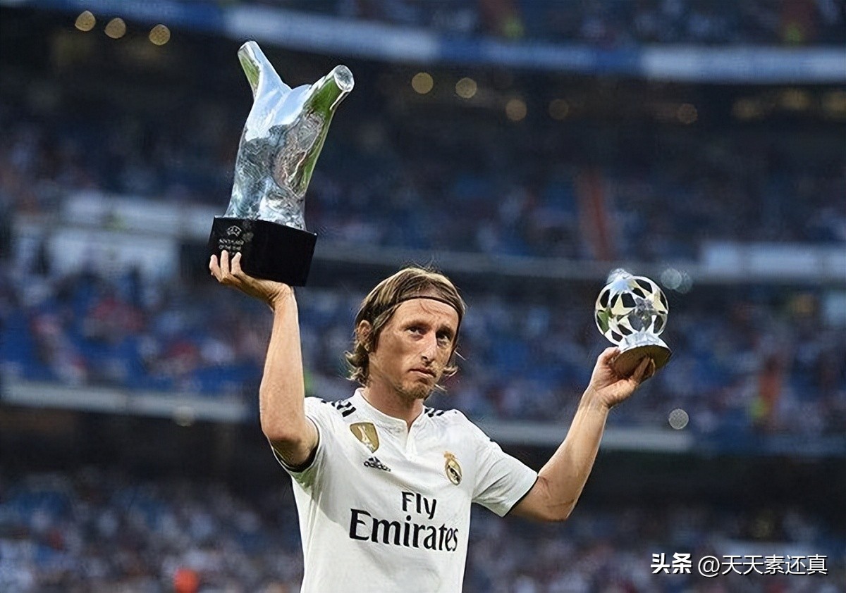 本泽马加盟皇马11年,本泽马今年获得的奖杯