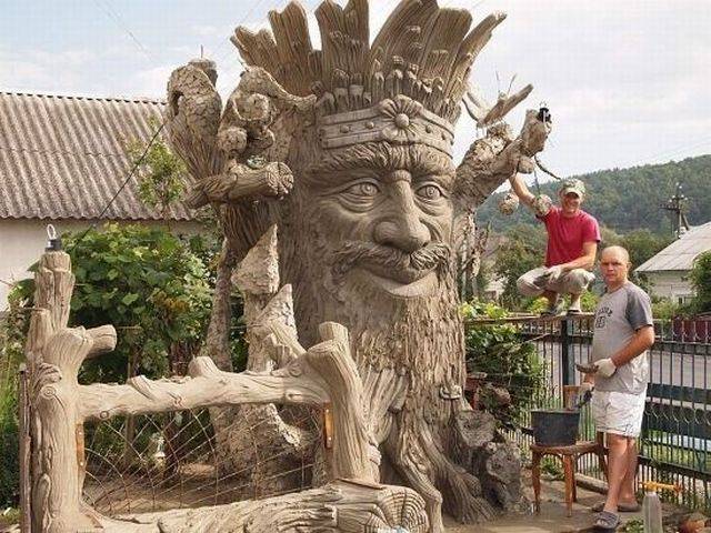 100个难得一见照片，砍伐巨树，运输军舰的巨轮，治疗风湿病的熊