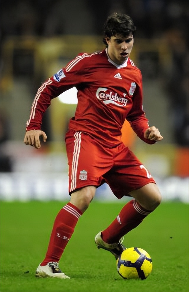 他18岁夺U20世青赛冠军，加盟豪门却被抛弃，33岁的他依然没退役