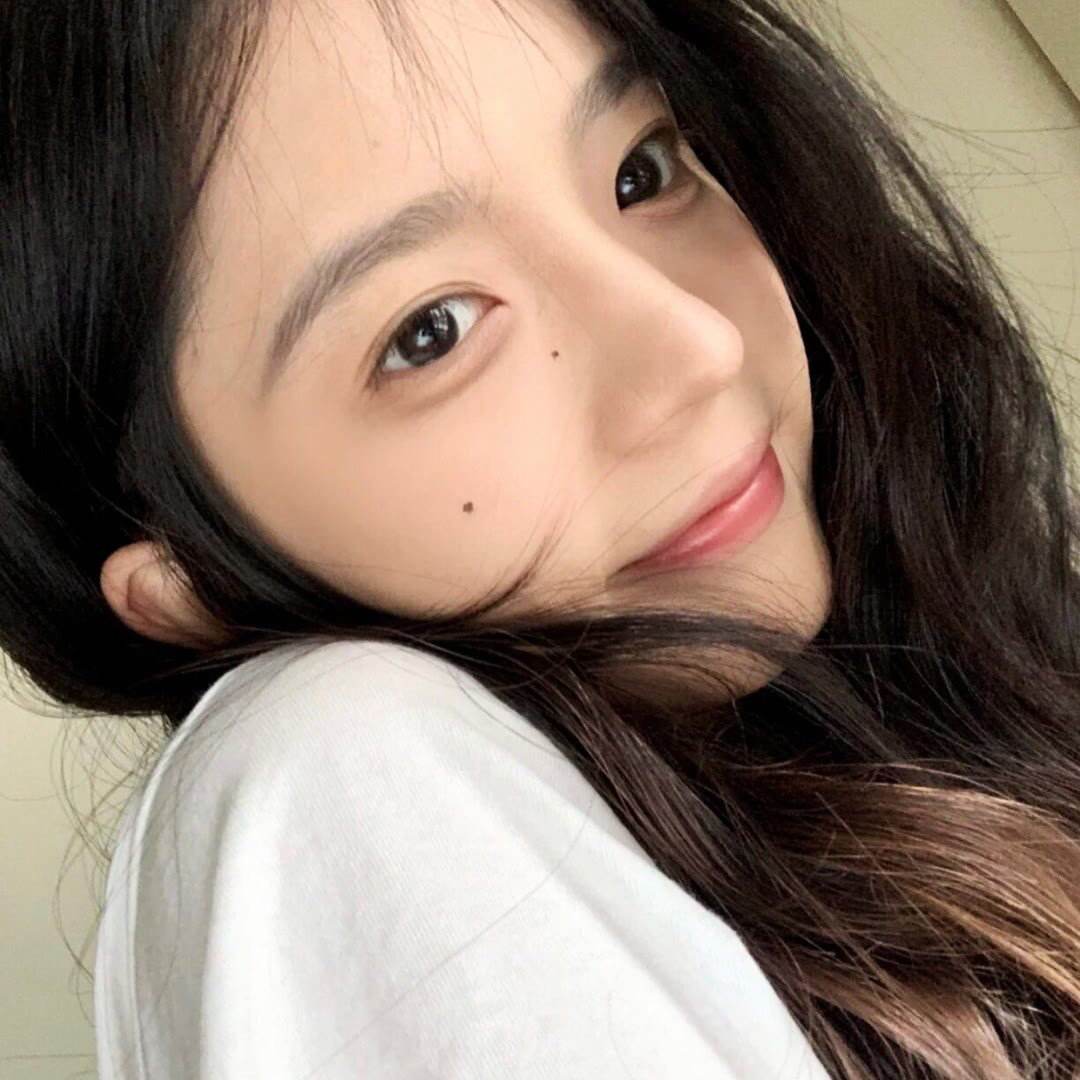 探寻花海迷梦，红玫瑰花语大揭秘！